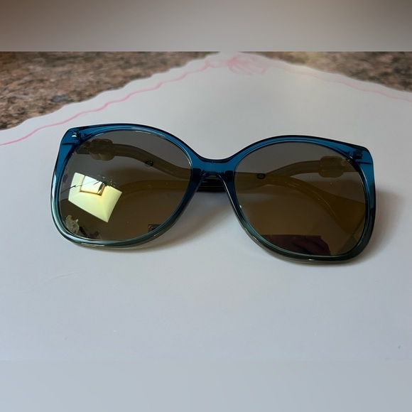 Gucci Oversize Rectangle-Frame Cat Eye Translucent Blue Acetate Sunglasses - Picture 7 of 8